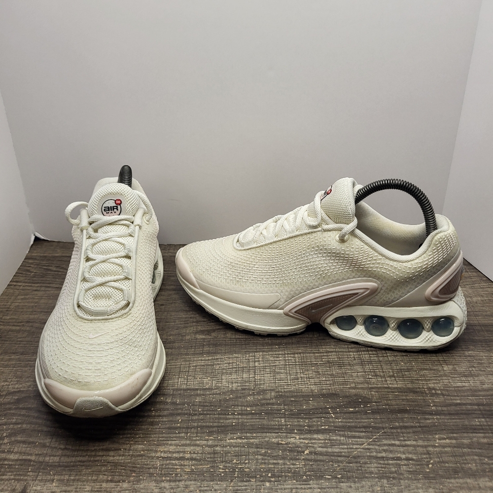 Nike Air Max DN Sail Pink Silver Ivory Sneakers Shoes Womens Size 8.5 HV4436-133